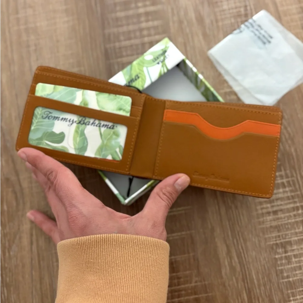 Tommy Bahama Men's Brown Leather Wallet NWT